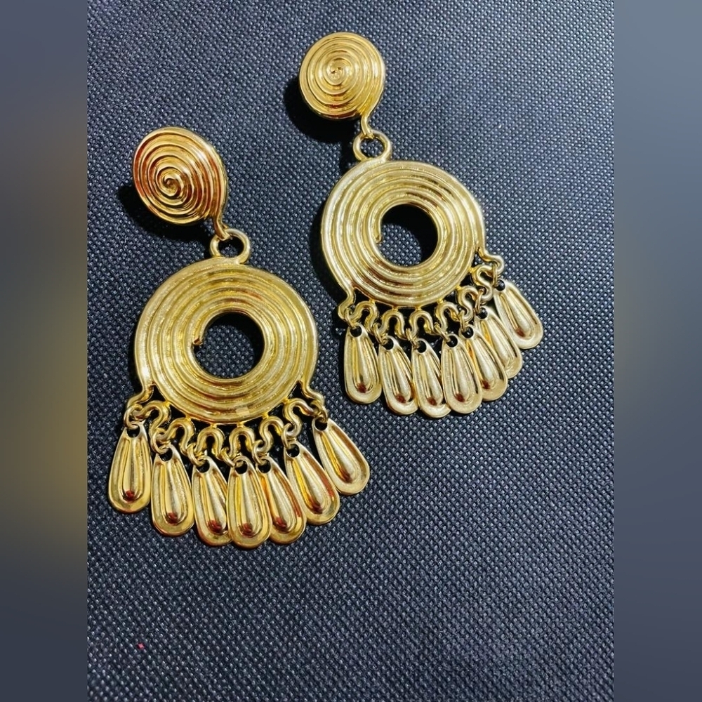 Beautiful gold earrings fashion jewelry